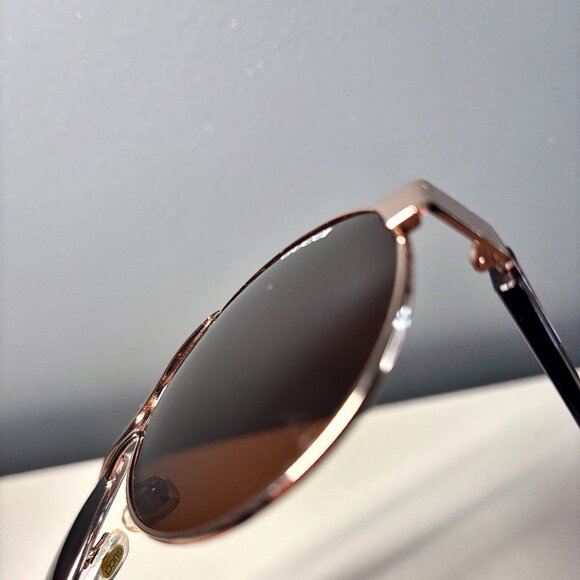 Gucci CD029 Aviator Sunglasses – Gold Frame, Brown Gradient Lenses - Picture 4 of 8